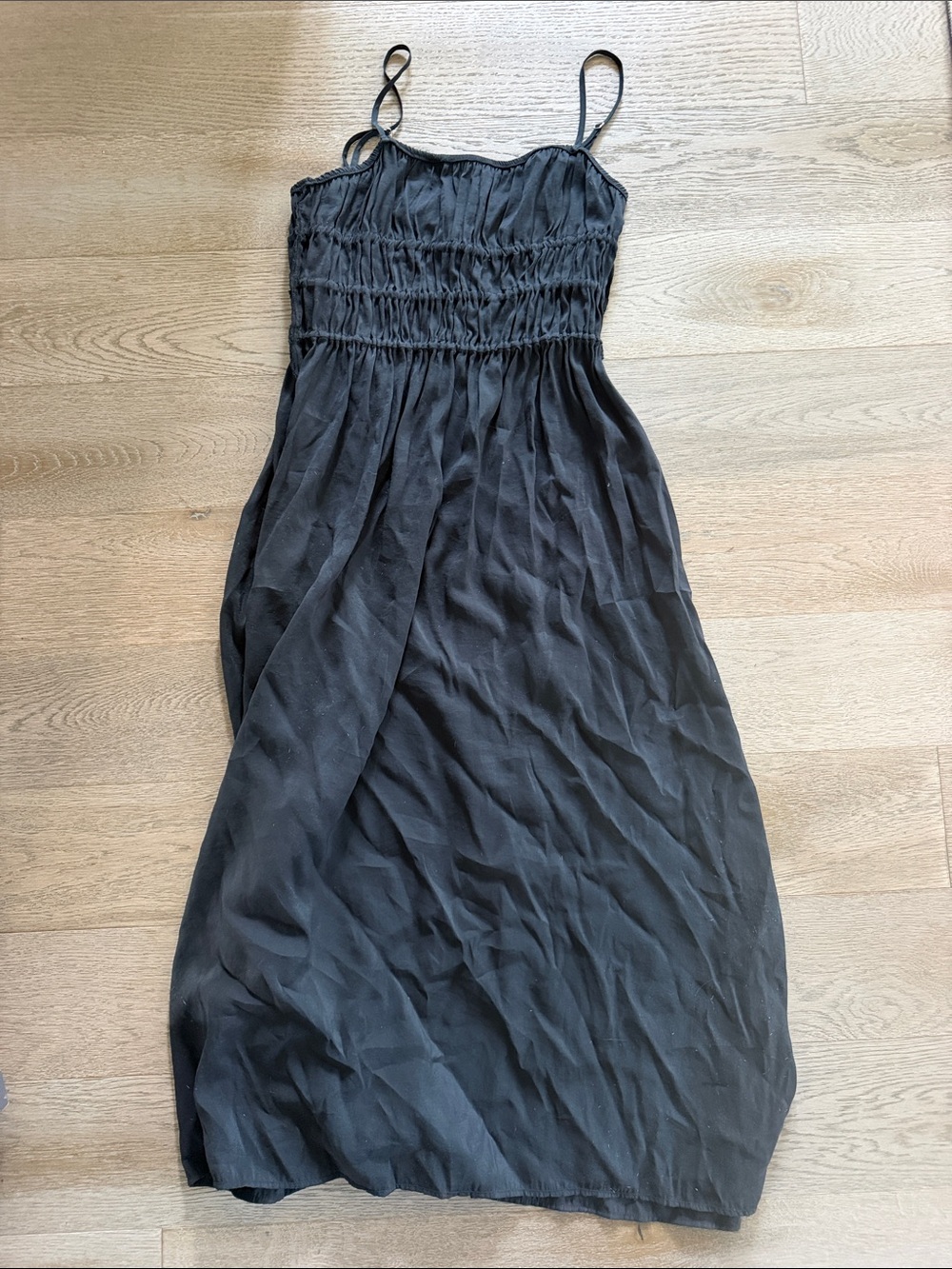 Women's Black Sleeveless Smocked Midi Dress